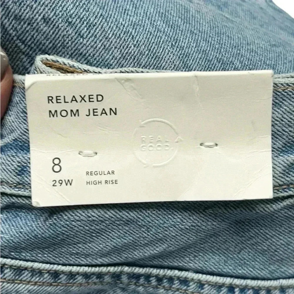 AEO American Eagle Relaxed Mom Jeans Daylight Destroyed Size 8 High Waist NWT - Picture 3 of 12
